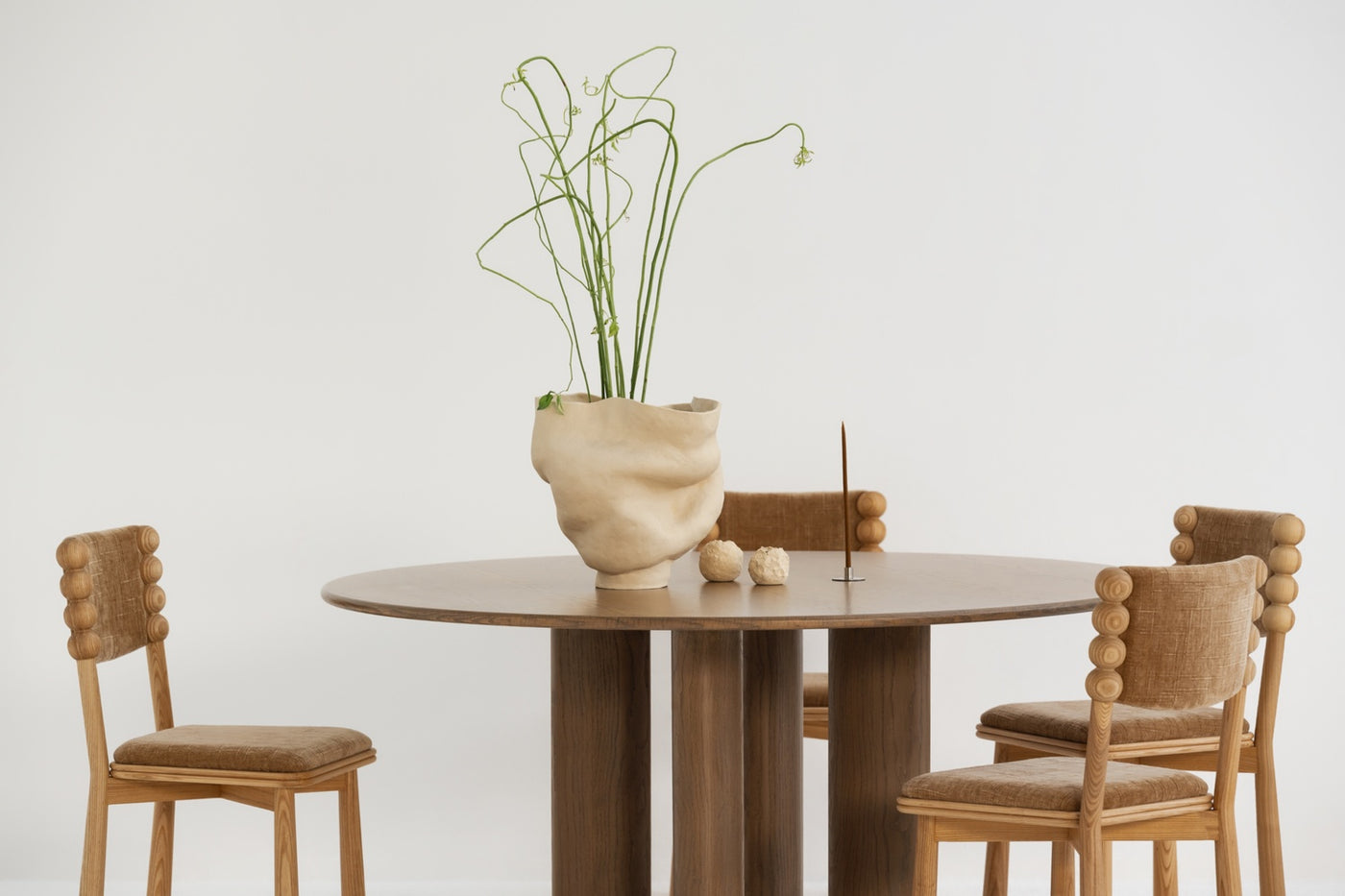 Leo Dining Table
