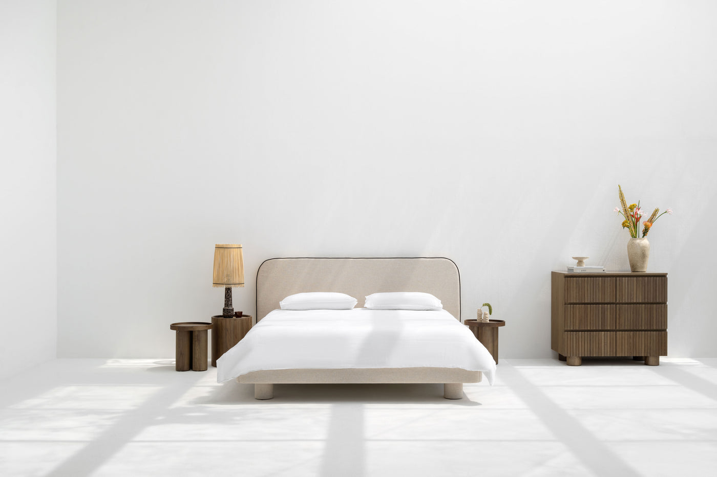 Majo  Upholstered Bed